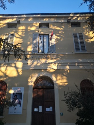 Municipio-a-lutto